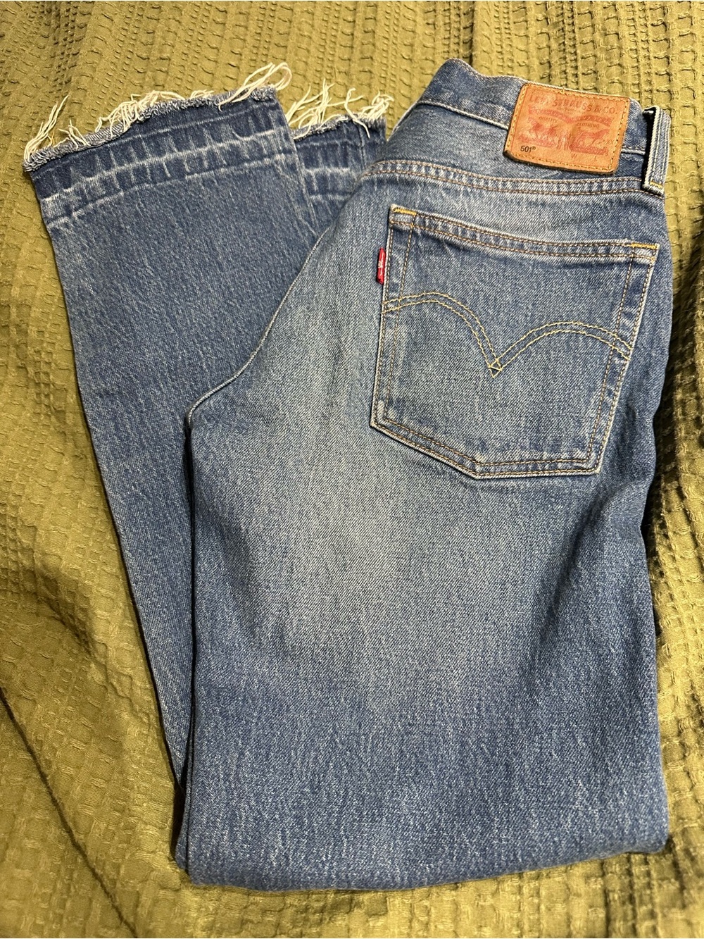 Levi's Classic 501 Straight Leg Jeans - Medium Blue